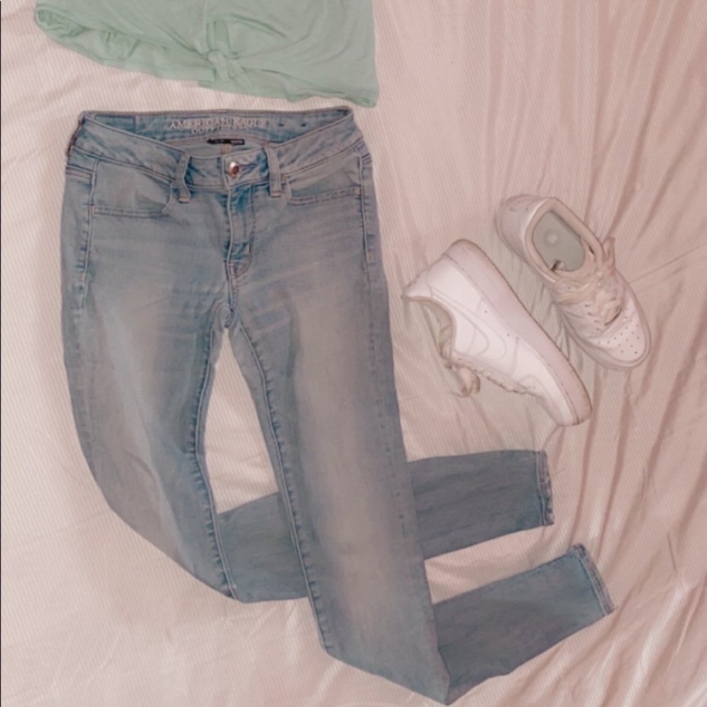 American Eagle Light blue jeans